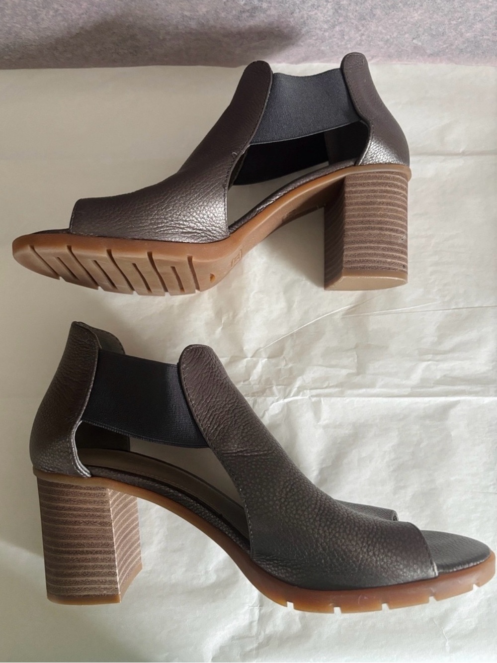 The FLEXX Stacked Heels Bronze 8.5 - Picture 3 of 6